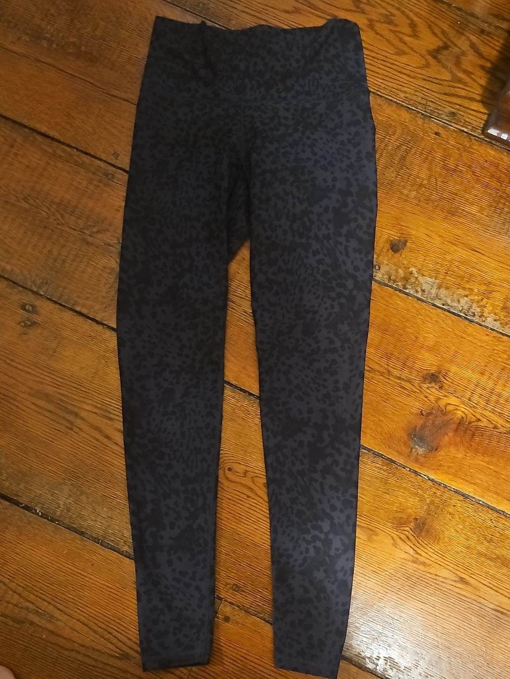 Old Navy Powersoft Large TALL Womens  Black Leopard Print Leggings